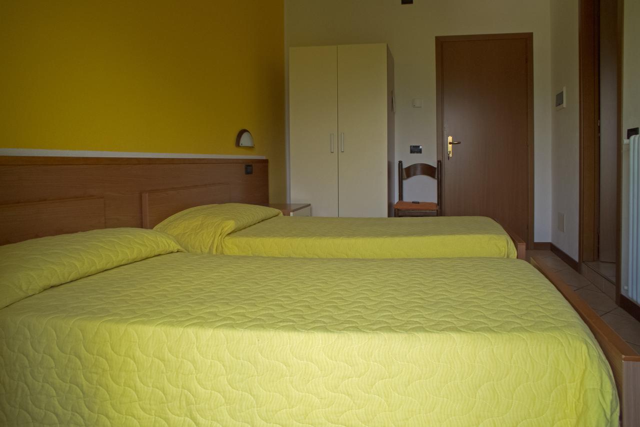 Albergo Ristorante Innocenti Ardenno Luaran gambar