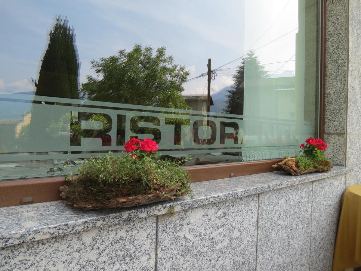 Albergo Ristorante Innocenti Ardenno Luaran gambar